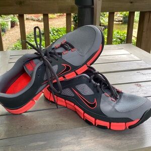 Nike Men’s Athletic Shoe Size 11.5